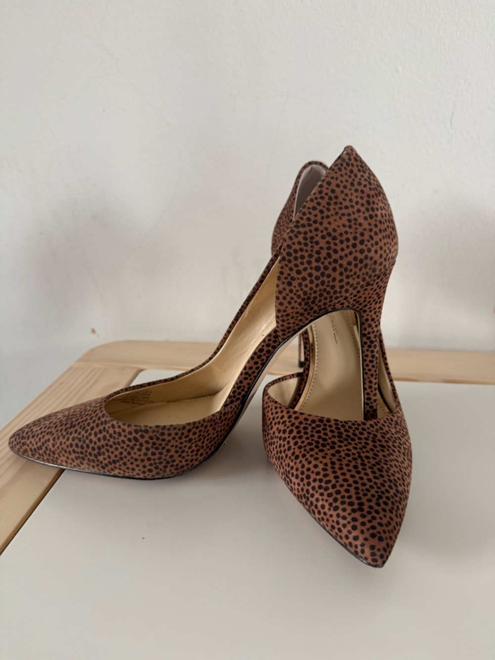 Classic Pointed Toe Leopard-Print Pumps
